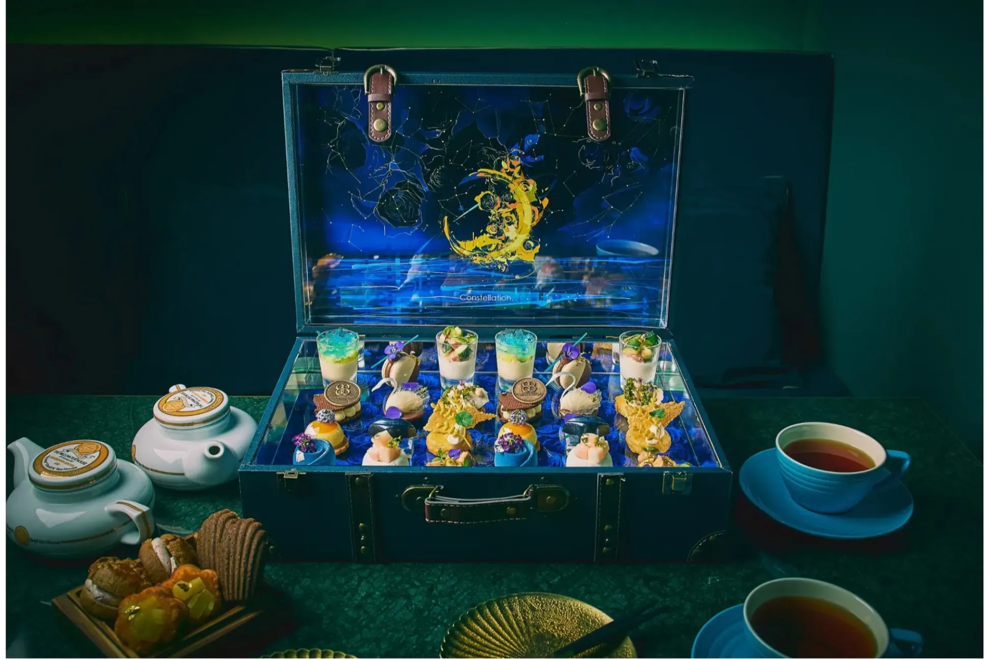 “星座”をテーマにした青く幻想的なアフタヌーンティーが登場！横浜のパフェバーで