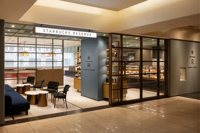 スターバックスの新カフェベーカリー「スターバックス リザーブ カフェ」1号店が新宿にオープン
