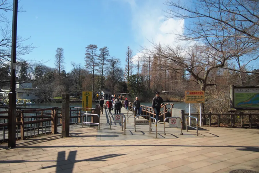 ▲都会のオアシス・井の頭公園。訪れた人みんながのんびりしているいい公園