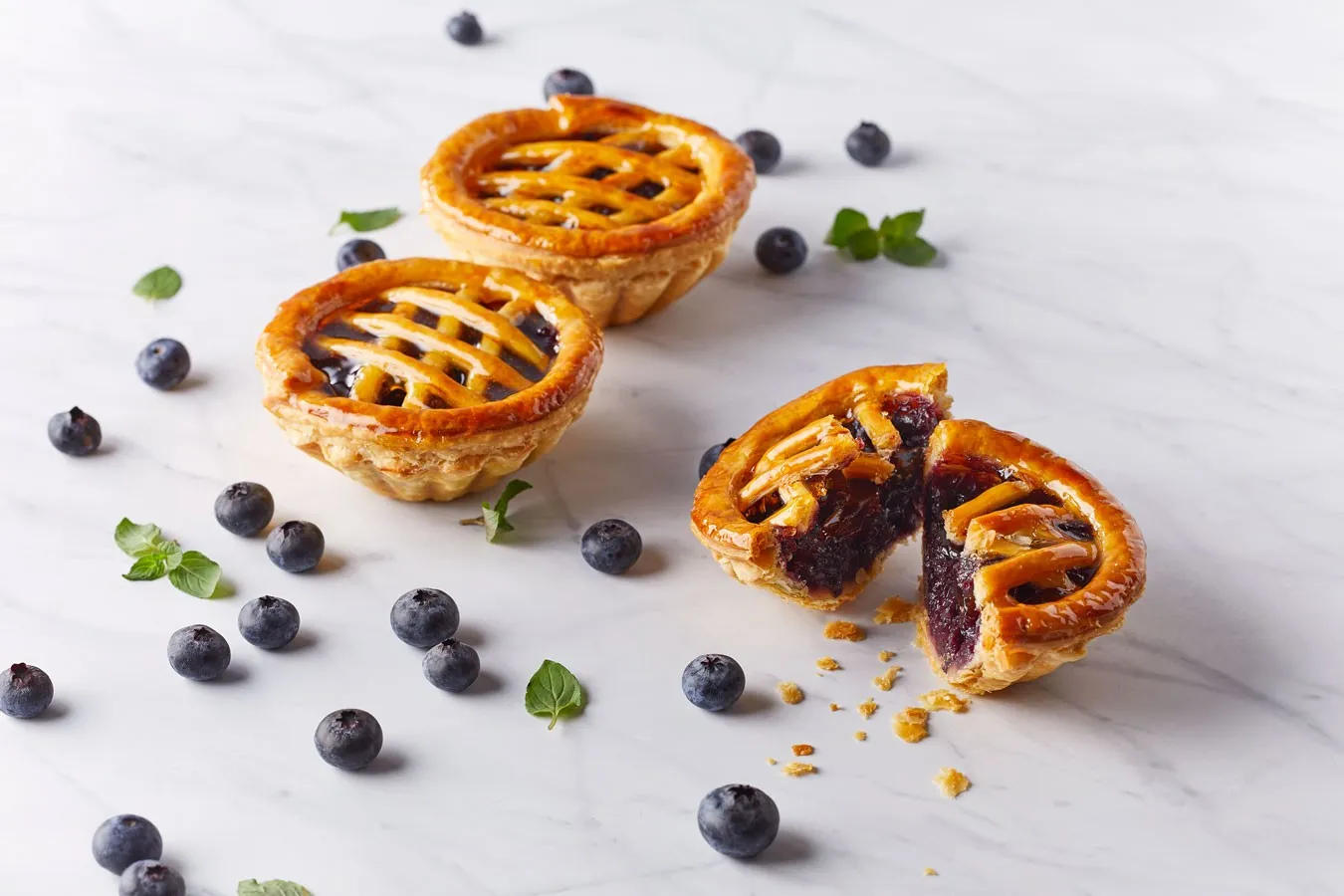 ▲「ブルーベリーパイ」（9㎝864円）