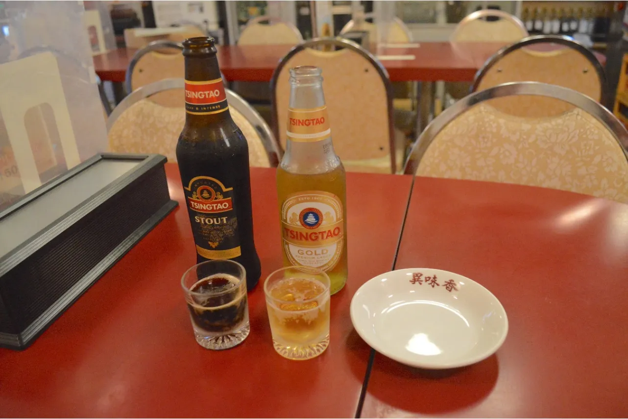 ▲「青島黒ビール」「青島プレミアム」（各693円）