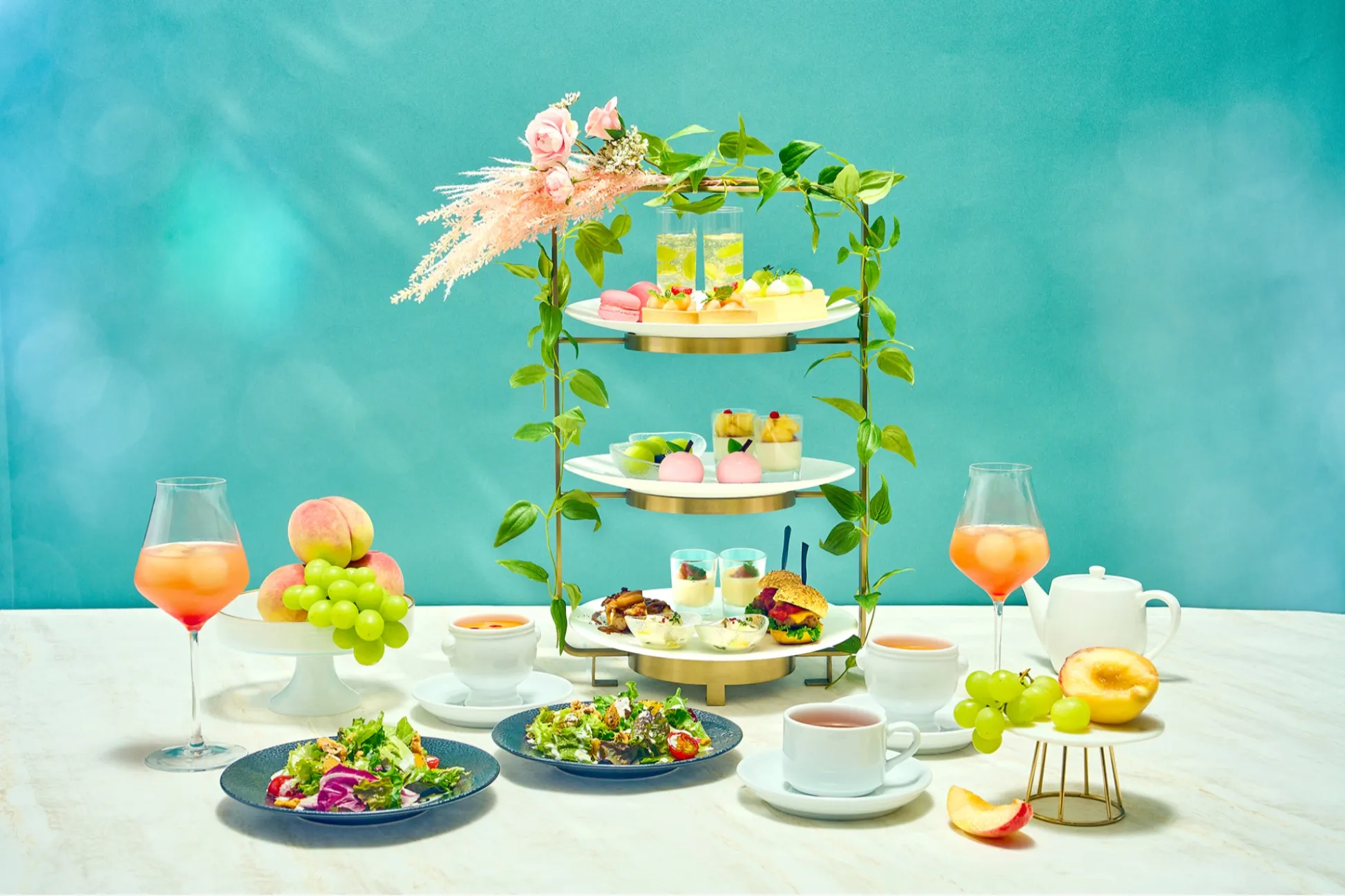 ザ ストリングス 表参道】”ピーチ×シャインマスカット”の贅沢