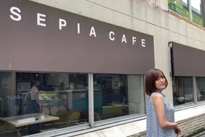 カンヌでも話題!河合優実さん主演『ナミビアの砂漠』のロケ地、町田「セピアカフェ」へ