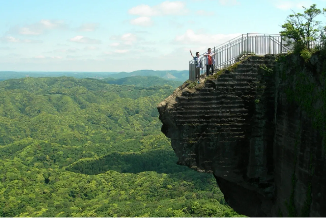 ▲地獄のぞき　※写真提供：鋸南町