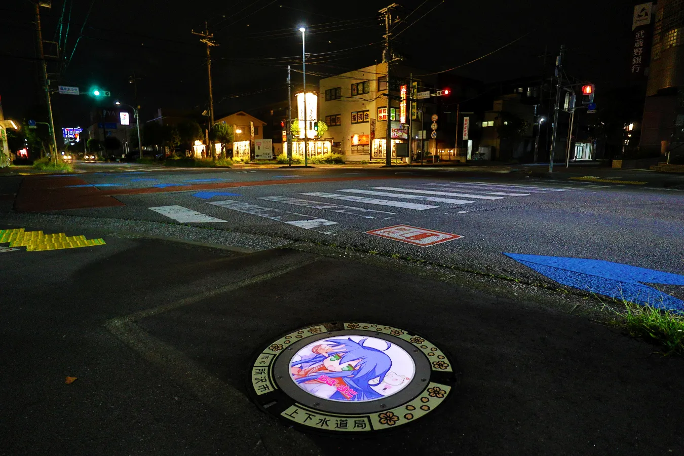 デジタルカメラのHDR機能を使って撮影
「らき☆すた」イラスト：美水かがみ　ⓒ美水かがみ