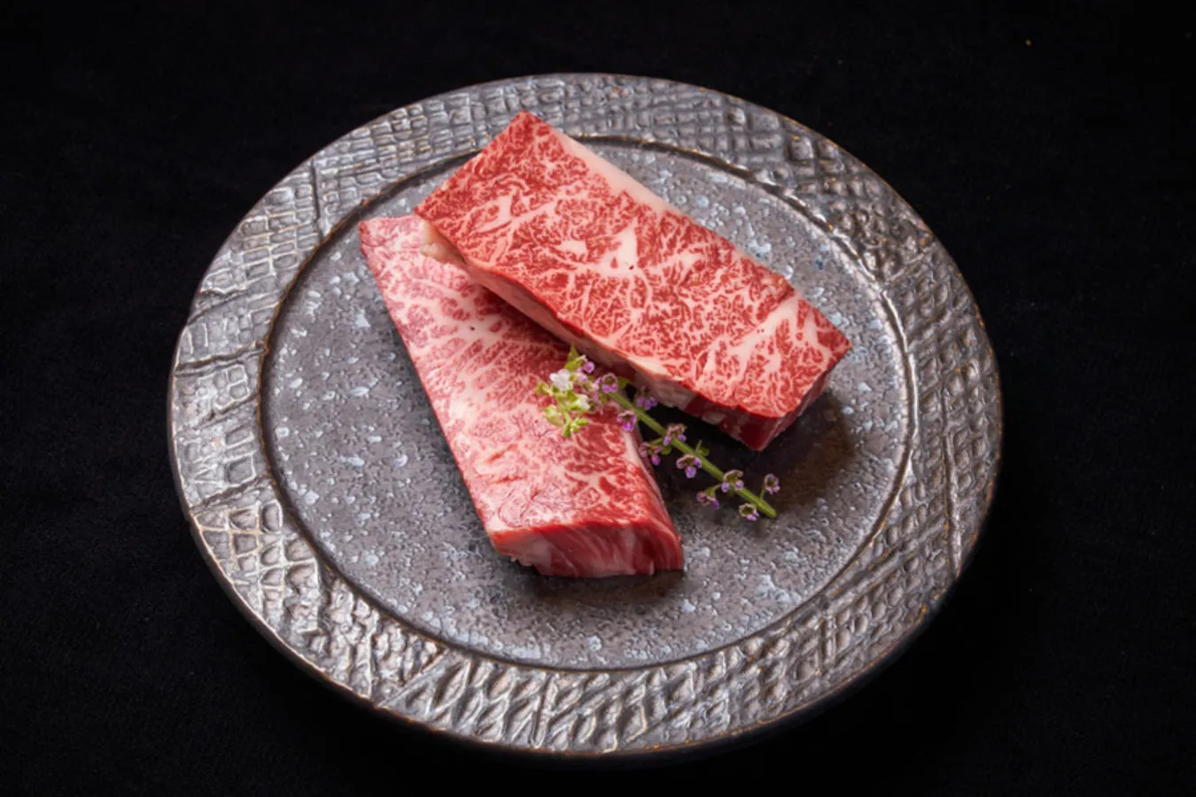 ▲「鹿児島黒牛 厚切り和牛ハラミ」（2,200円）