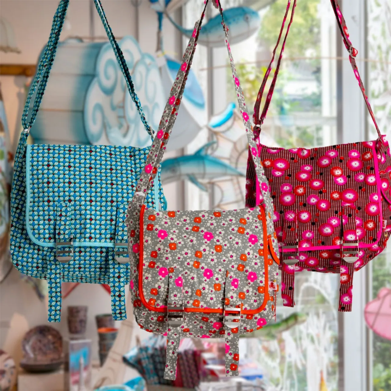 ▲ショルダーバッグ(各3,520円) 写真提供:galerie doux dimanche