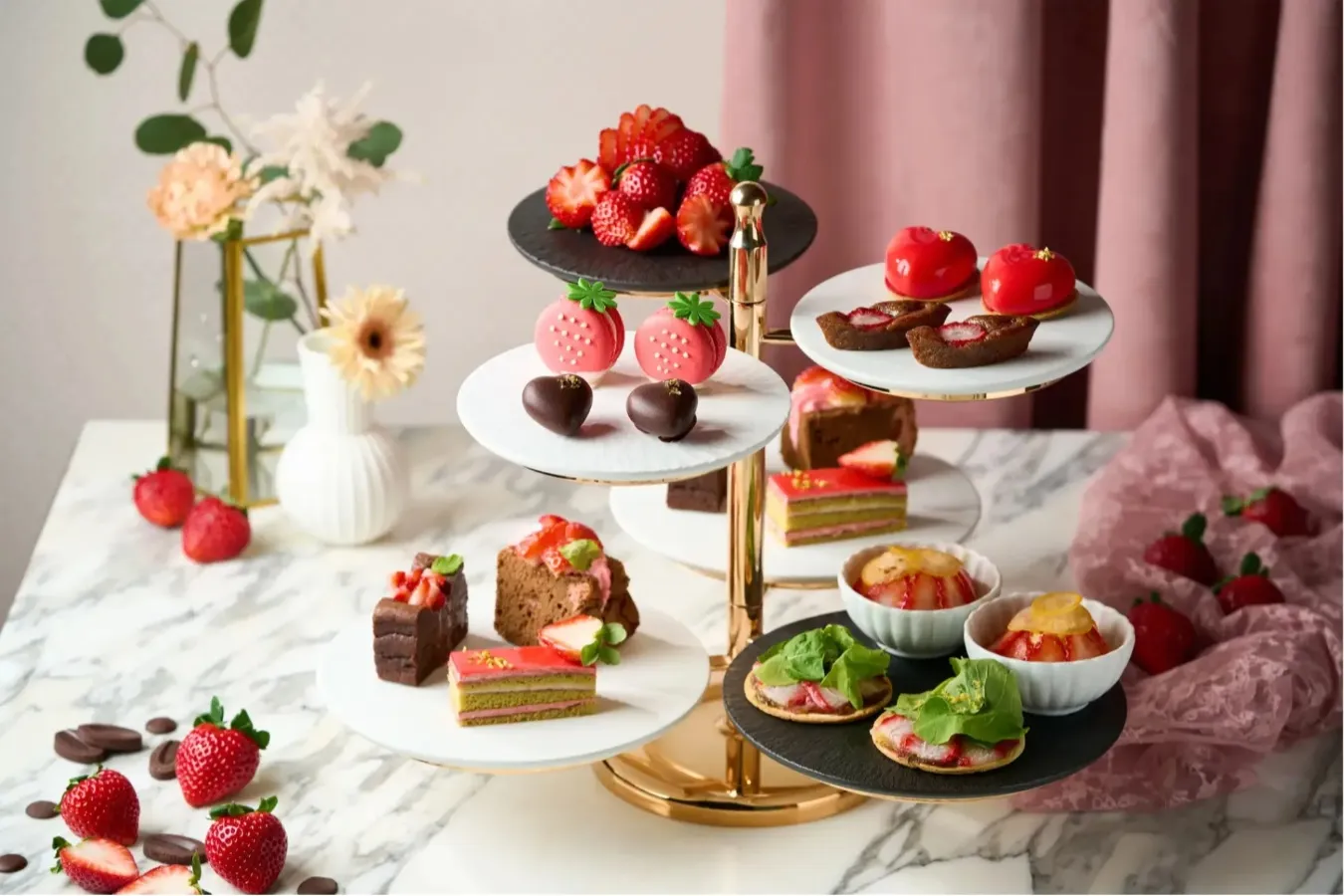 ▲「バレンタインアフタヌーンティー 〜Strawberry & Chocolate〜」