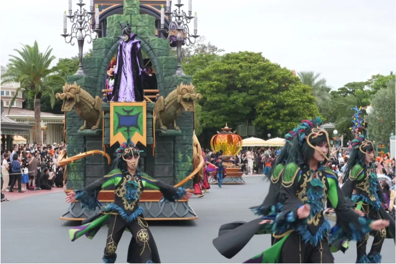 ヴィランズが主役のパレードや『リメンバー・ミー』の世界も！秋の東京ディズニーリゾート（R）でハロウィーンを満喫♪_4090354