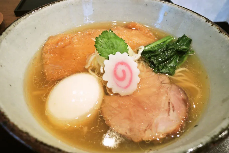 ラーメンに“油揚げ”が！「中華蕎麦きつね」レポ