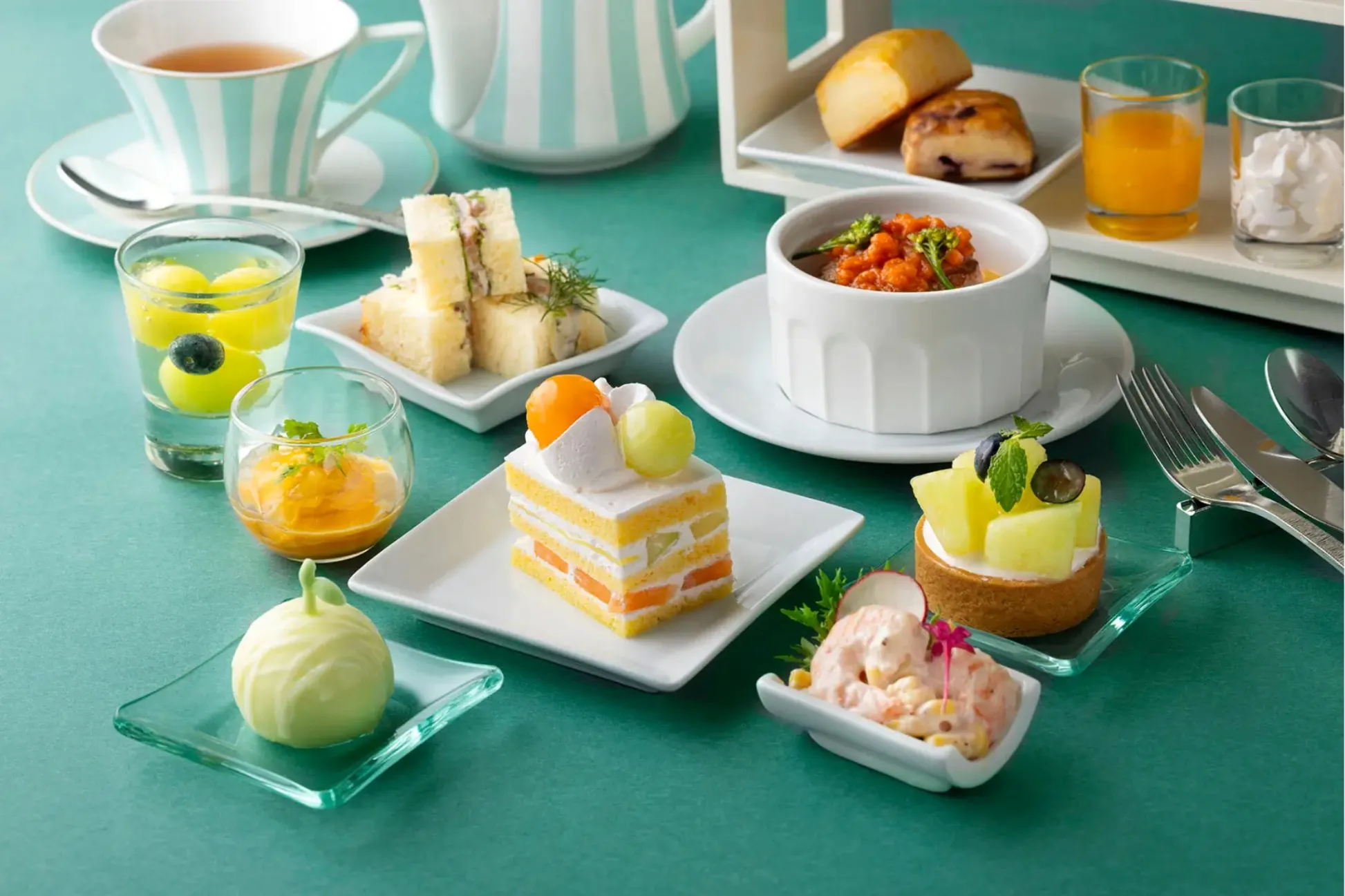 【東京ステーションホテル】涼やかなメロンスイーツが並ぶアフタヌーンティーが登場！