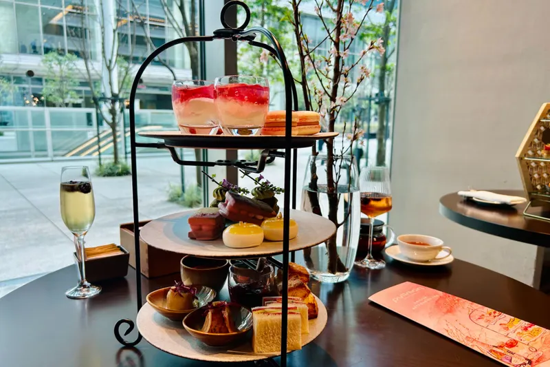 プルマン東京田町「桜アフタヌーンティー2026」体験レポ！桜香るスイーツを実食