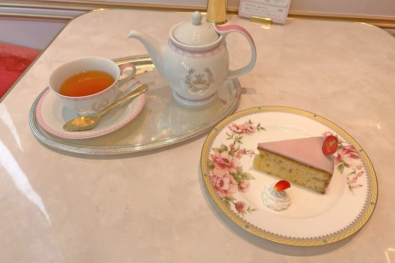 ▲「王妃のティータイムセット」（撮影：レッツエンジョイ東京編集部）