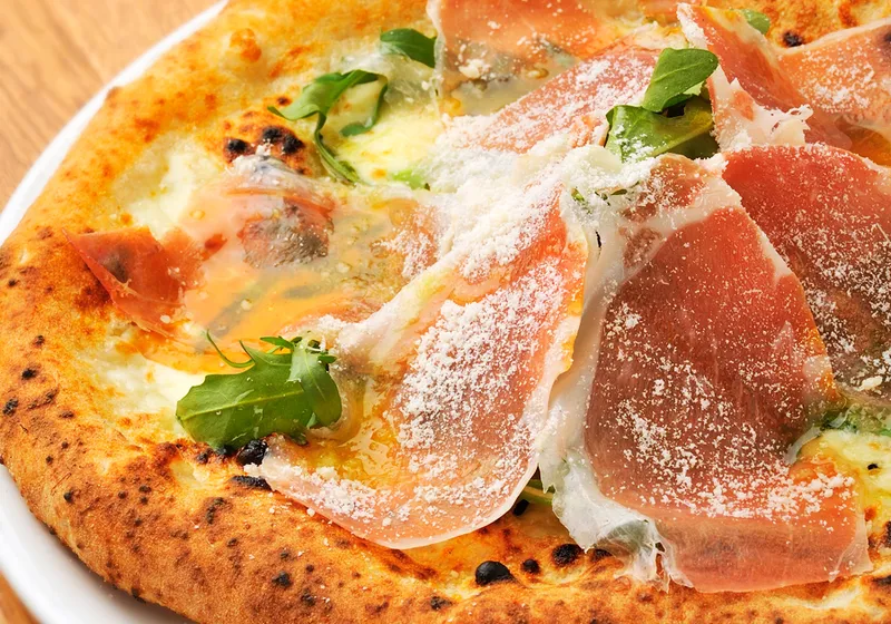 【銀座】窯焼きピザ、贅沢お肉も！話題のイタリアン10選