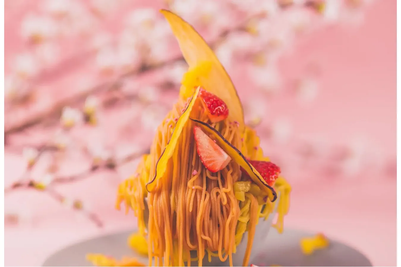 ▲「桜のこぼれ蜜芋モンブランパフェ 〜中目黒桜まつりスペシャル〜」
