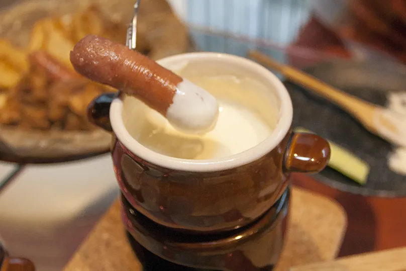 【おかわり自由】とろっとろチーズの無限ループ！女子歓喜のチーズフォンデュ食べ放題レポ