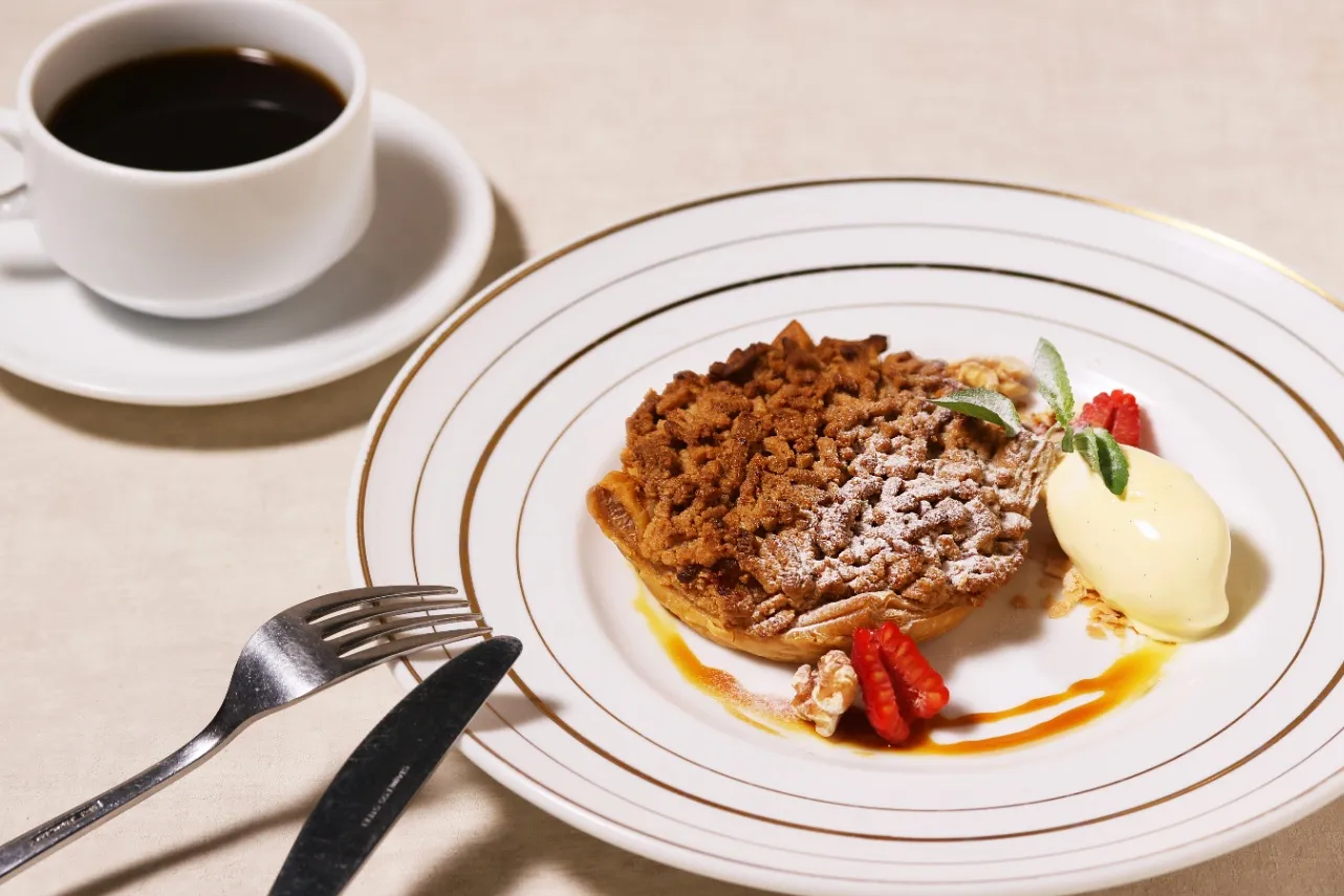 ▲「Café 1894 自家製クラシックアップルパイ」