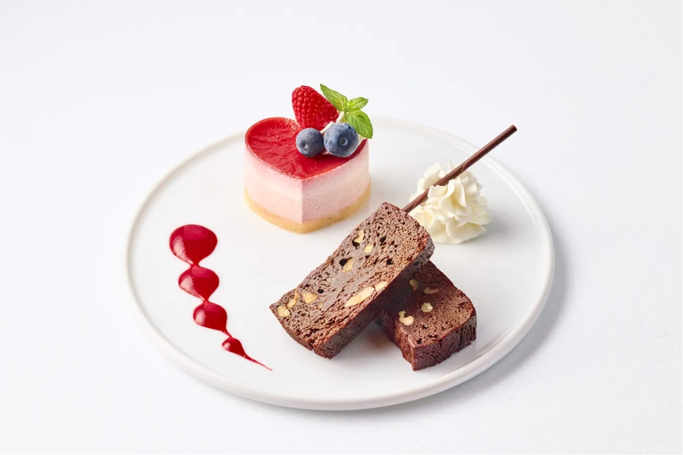 ▲ハートのベリームースとチョコレートブラウニー（1,600円）