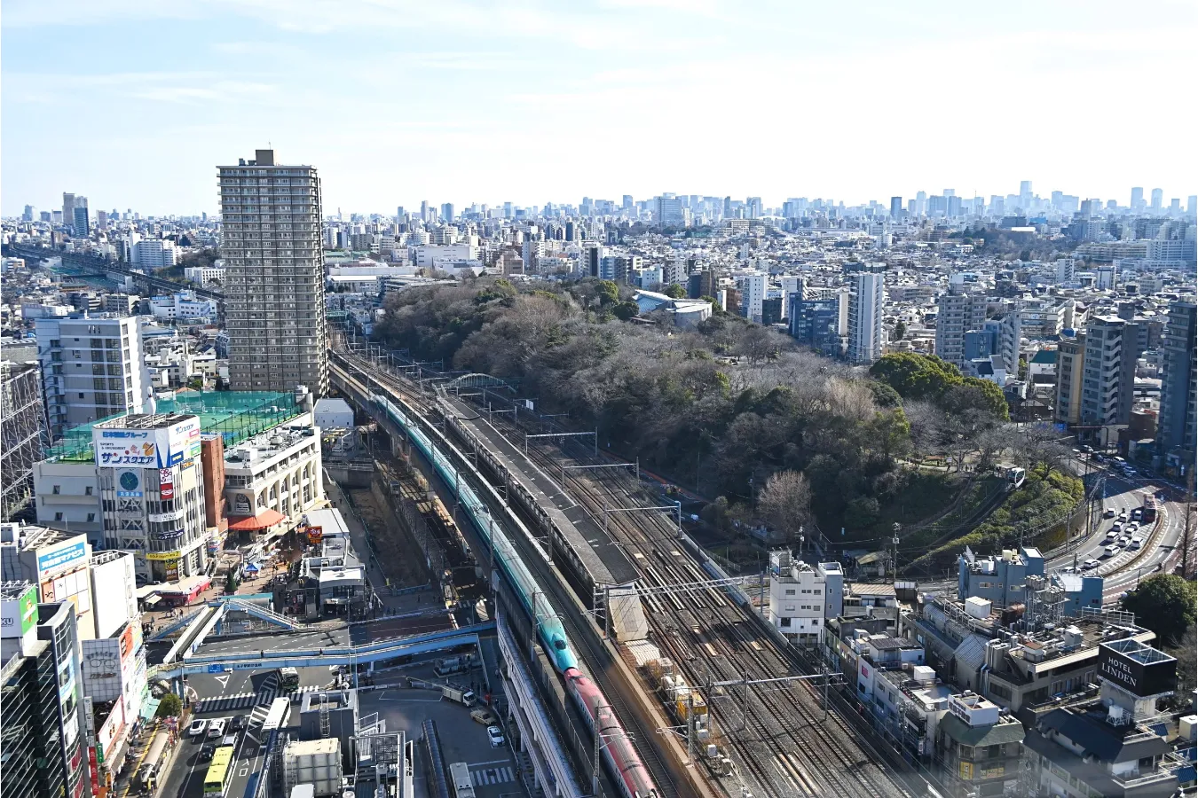 たくさんの電車が一度に見られる「北とぴあ 展望ロビー」_1196203