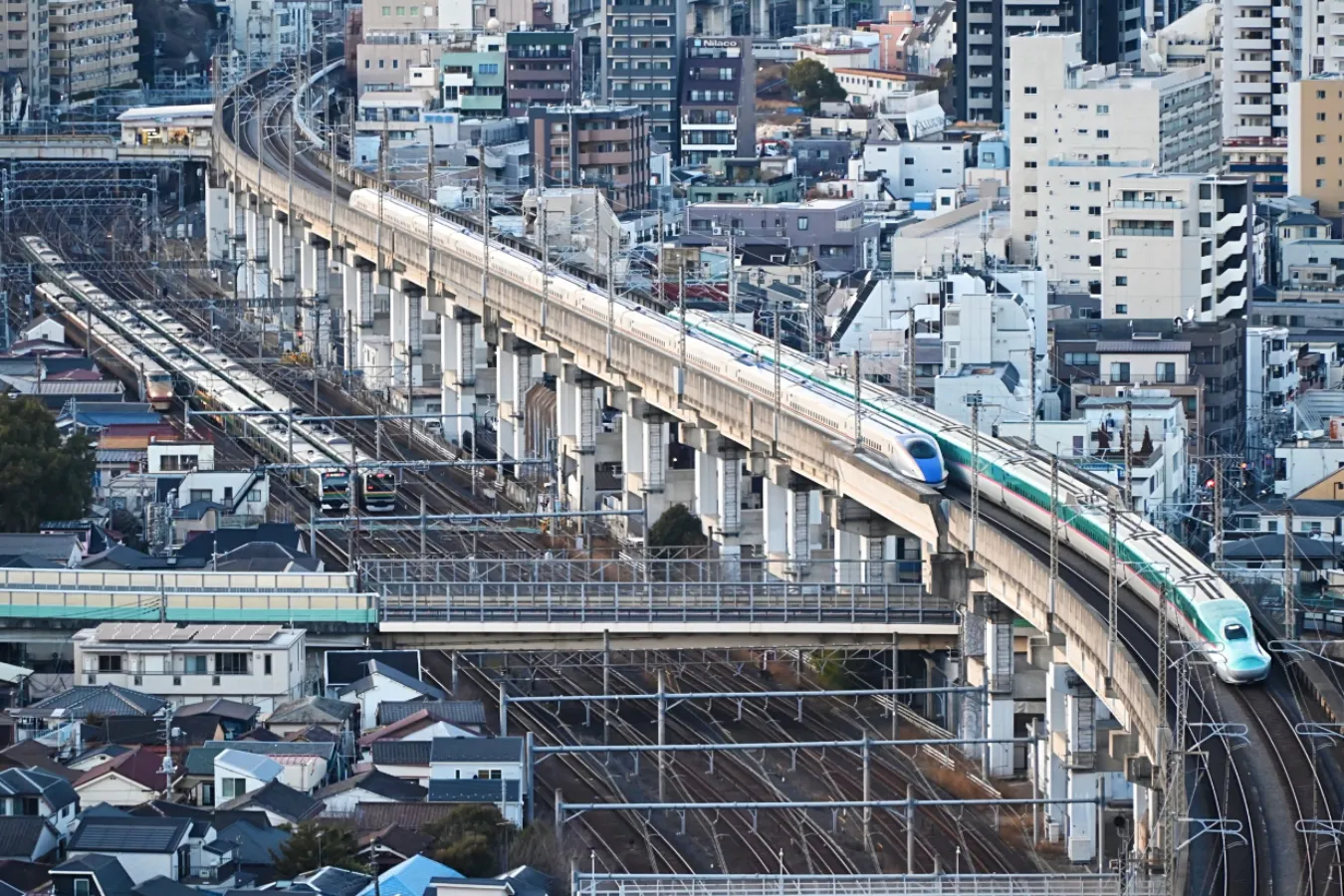 たくさんの電車が一度に見られる「北とぴあ 展望ロビー」_1196213