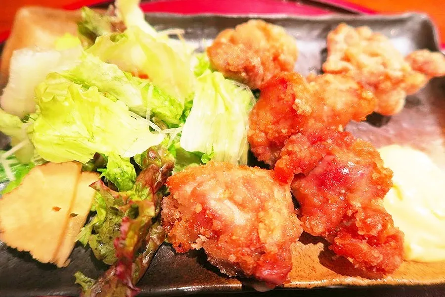 【おかわり自由】出来立てアツアツ&ジューシーな唐揚げ食べ放題！？神コスパランチの「わったりぼうず」は今すぐいくべき