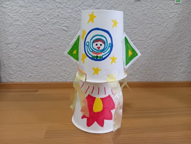 夏休み特別工作「紙コップロケット」