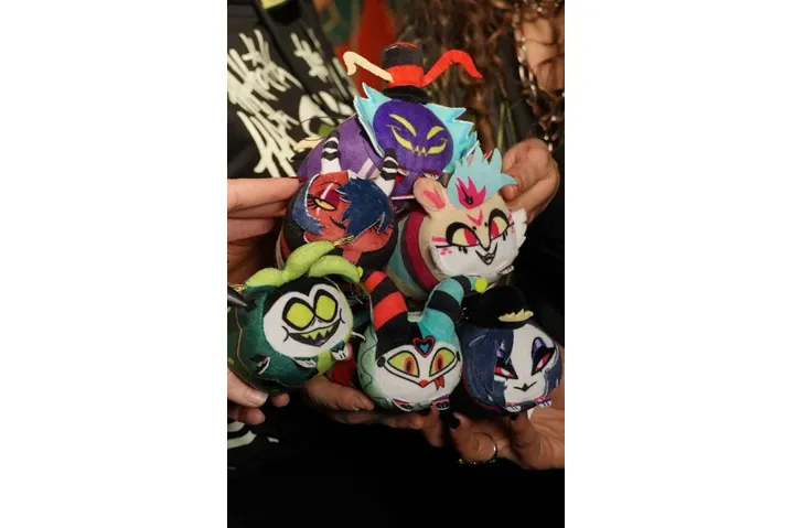HELLUVA BOSS mini POP UP STORE_4