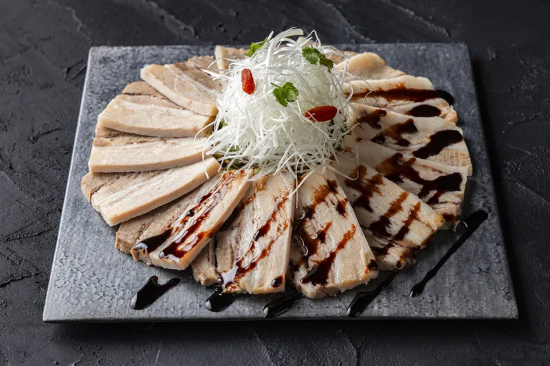 柔らかく蒸した豚バラ肉のバルサミコ酢豚