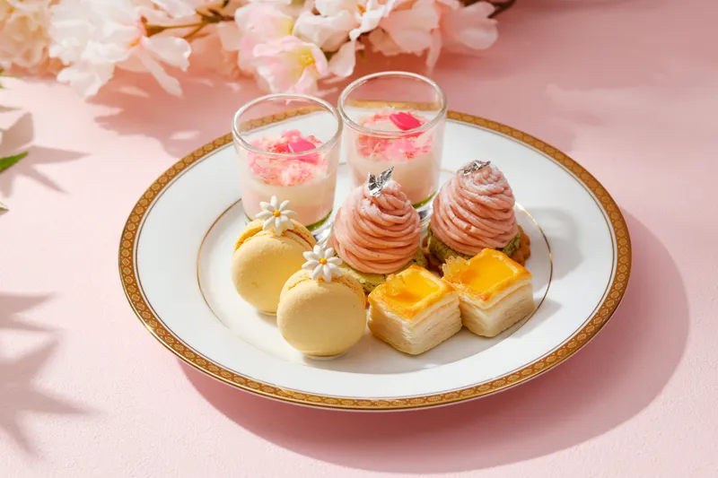 「春のアフタヌーンティー」上段（スイーツ）