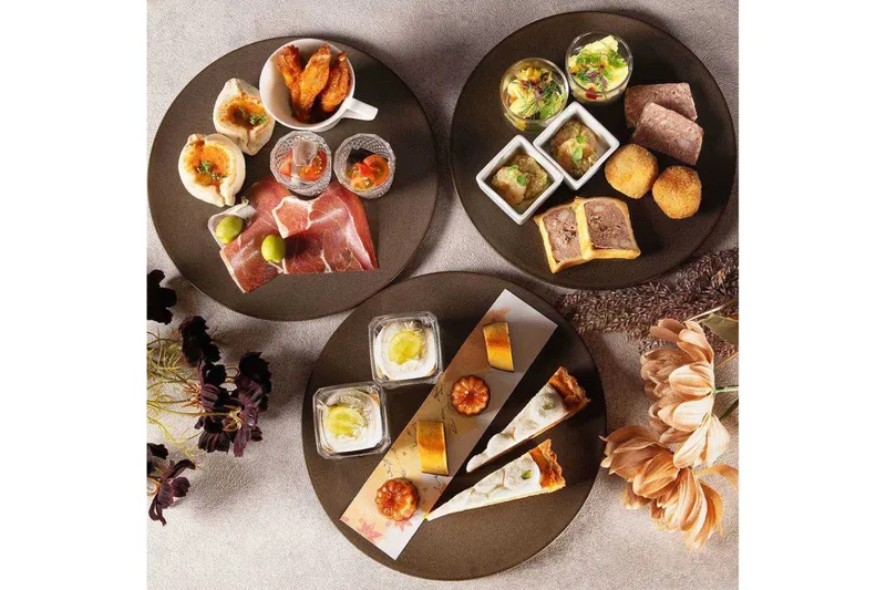 【イブニングハイティー】季節食材を使用した豊富なメニュー【tcc GINZAの洋食】_2