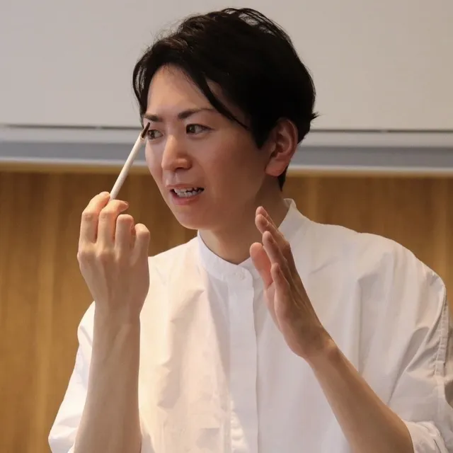 鏡を見るのが楽しくなる！似合わせメイク診断講座