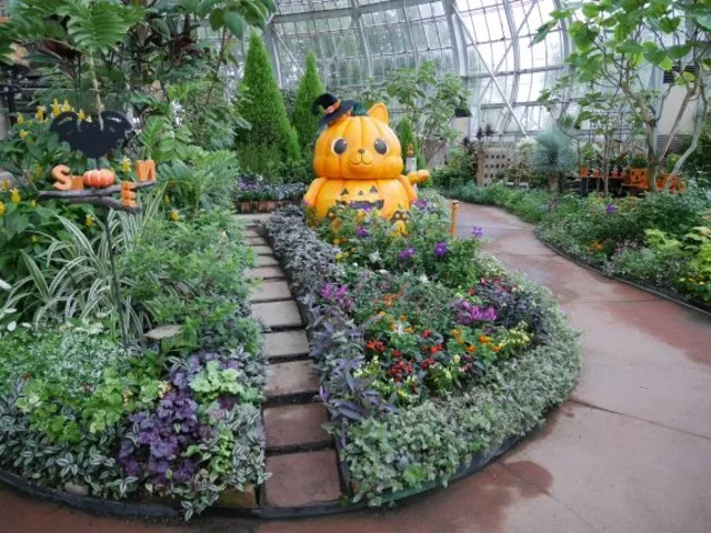 花の展示温室 ハロウィンガーデン_1