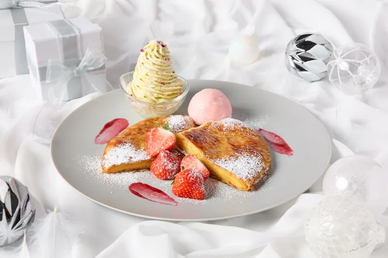ピスタチオとストロベリーミルフィーユパンケーキ