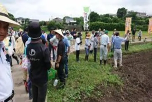 宇佐クロダマル物語　大豆種まき体験