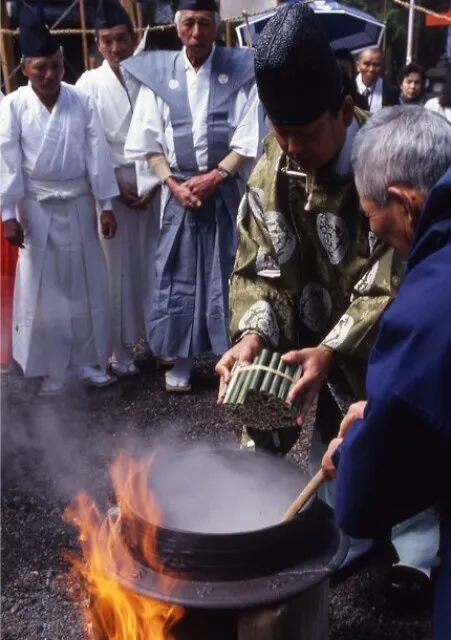 伊作田稲荷神社 粥占い神事_1