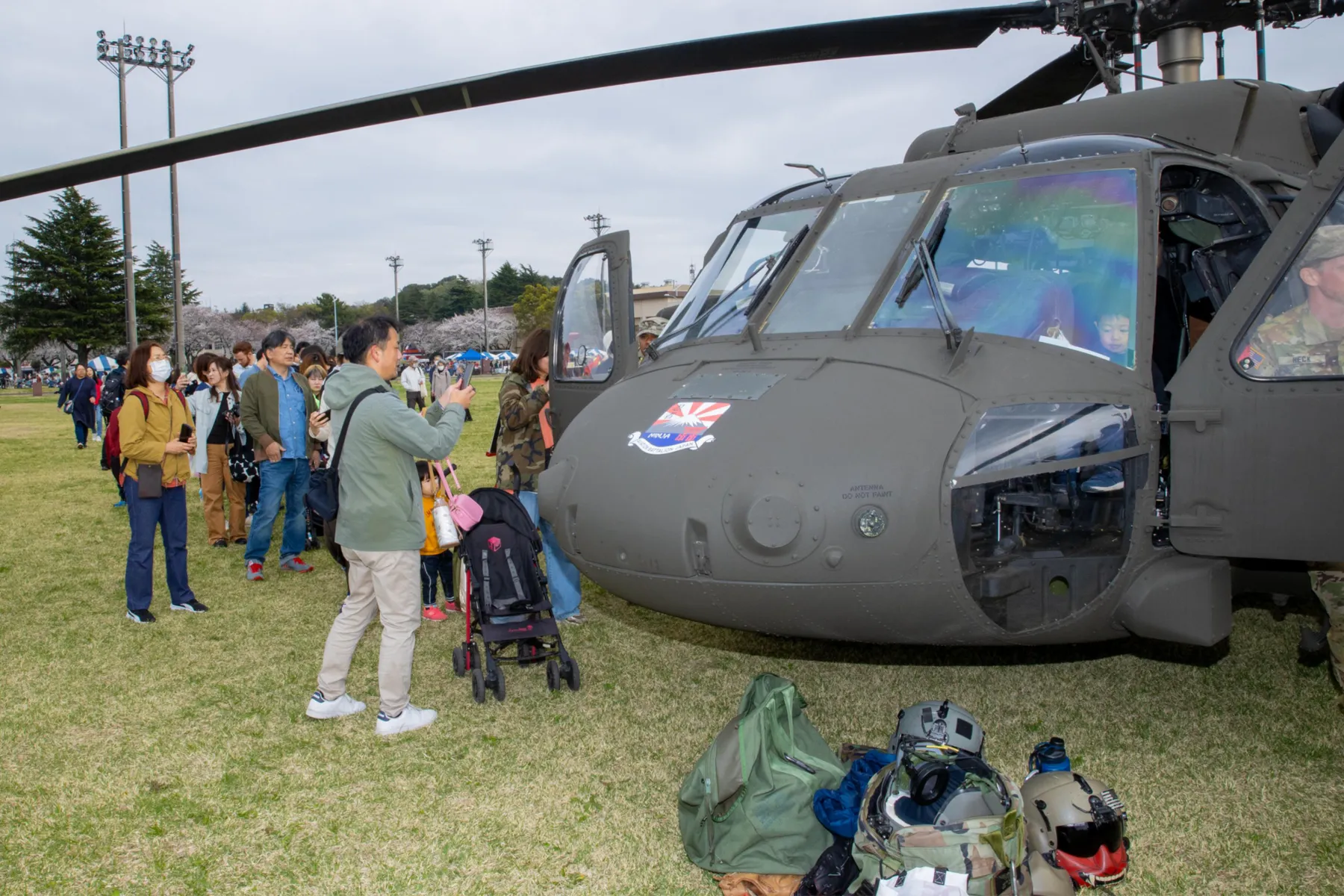 在日米陸軍キャンプ座間 日米親善桜まつり(基地一般開放イベント)_2