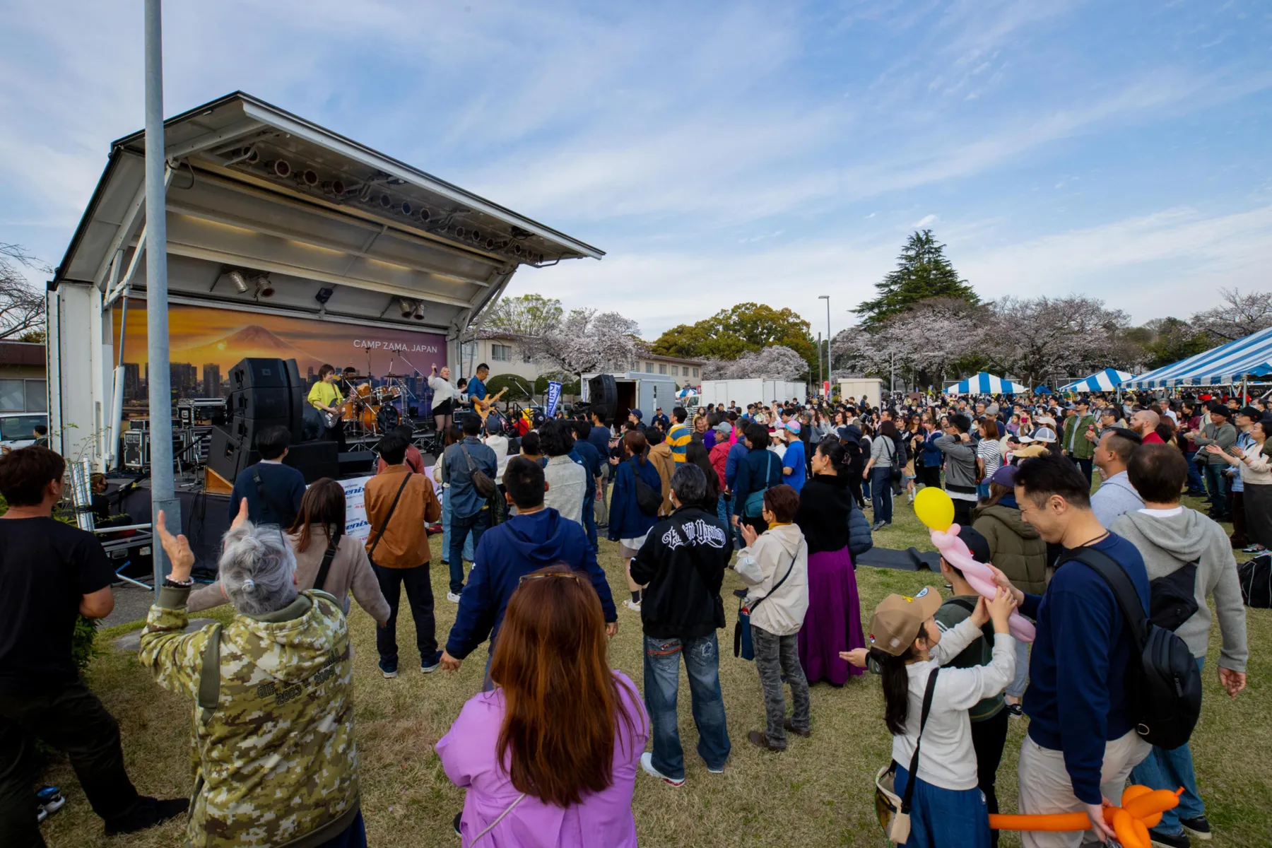 在日米陸軍キャンプ座間 日米親善桜まつり(基地一般開放イベント)_3
