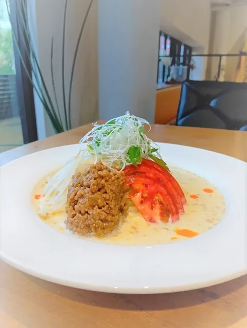 夏休み企画！カフェを使った雰囲気抜群の料理教室（まろやかゴマ豆乳担々麺）