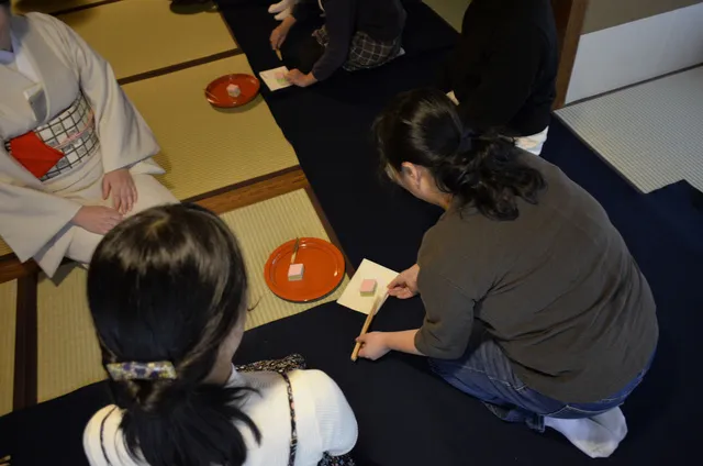 こども伝統文化教室～茶道のたしなみ～