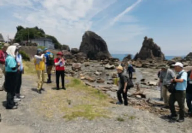 南紀熊野ジオパーク定番ツアー　橋杭岩を遊び尽くす
