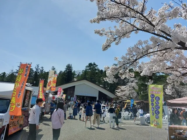 やひこマルシェ2026春＆桜ライトアップ