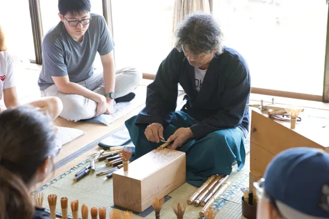 名人から学ぶ：500年以上受け継がれる技法で作る茶筅作り