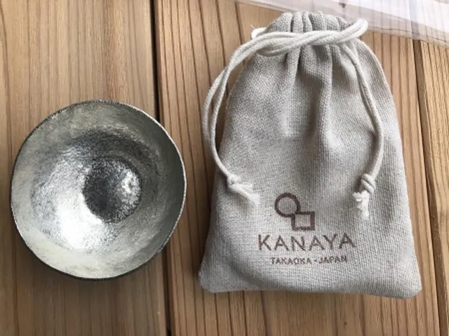 高岡銅器ワークショップ　錫（すず）の盃 製作体験