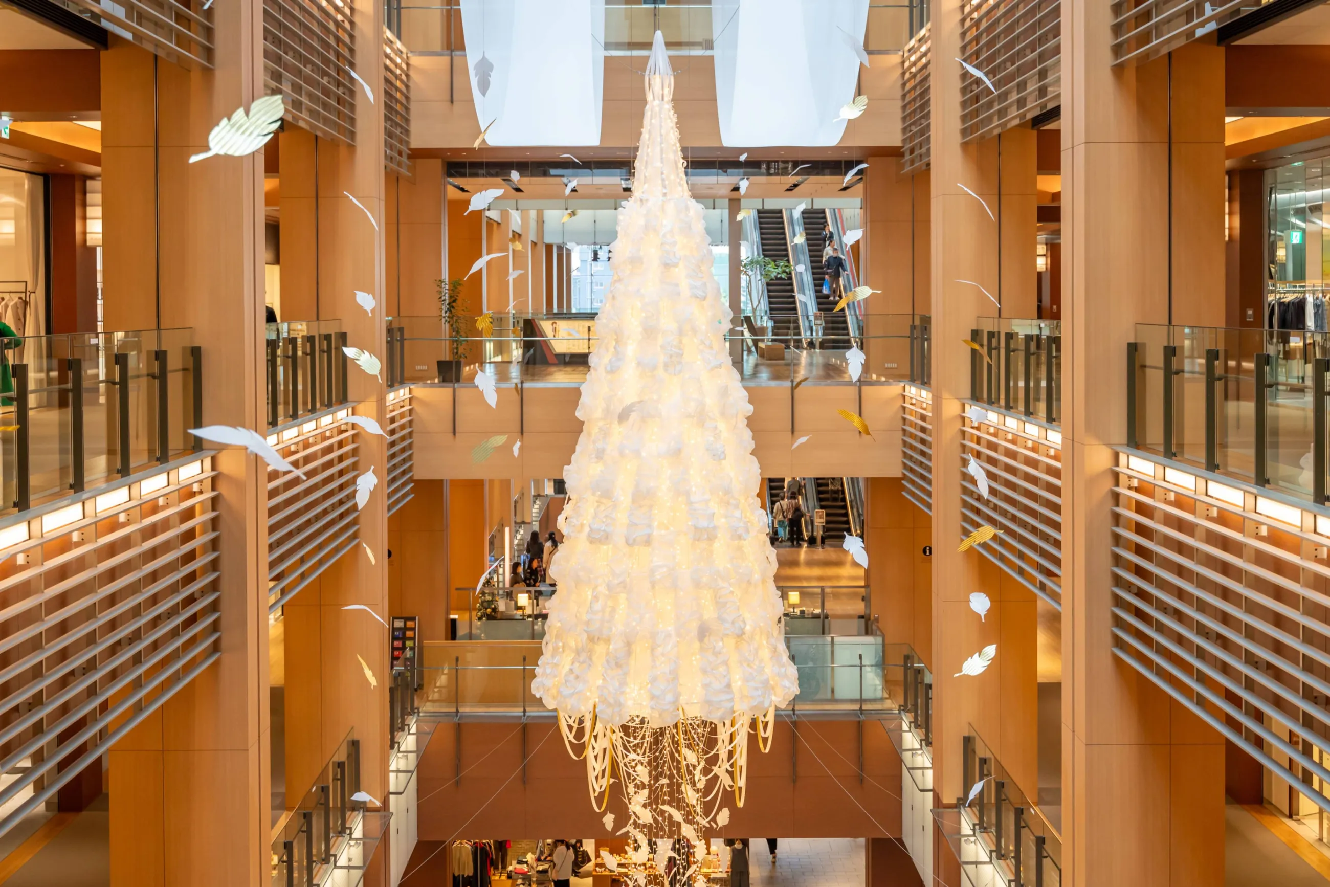 【SALE】新品クリスマスツリー　音楽と雪の演出　未使用　箱潰れあり MIDTOWN CHRISTMAS 2025