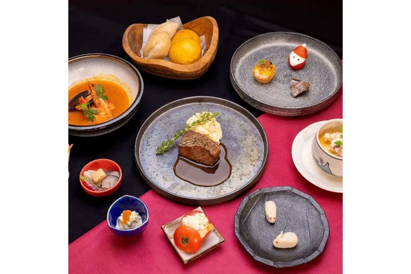 【クリスマス2025】肉と魚のWメインなど和洋折衷の全6皿【ホテルかずさや】_1