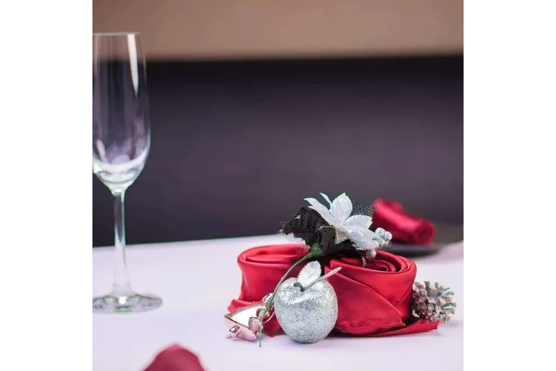 【クリスマス2025】肉と魚のWメインなど和洋折衷の全6皿【ホテルかずさや】_2