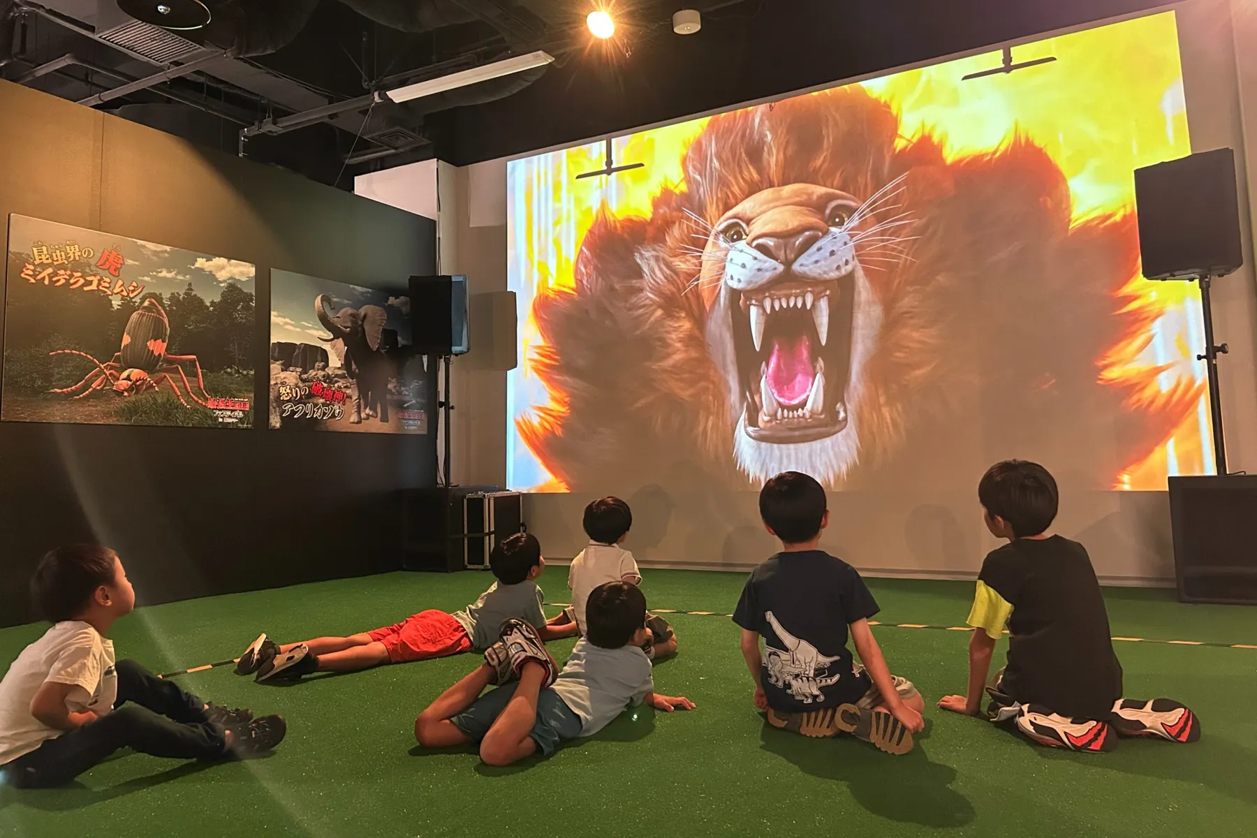 ＜最強王図鑑フェスティバルin東京タワー 2026＞アニメ神回シアターゾーン（2026年撮影：レッツエンジョイ東京編集部）