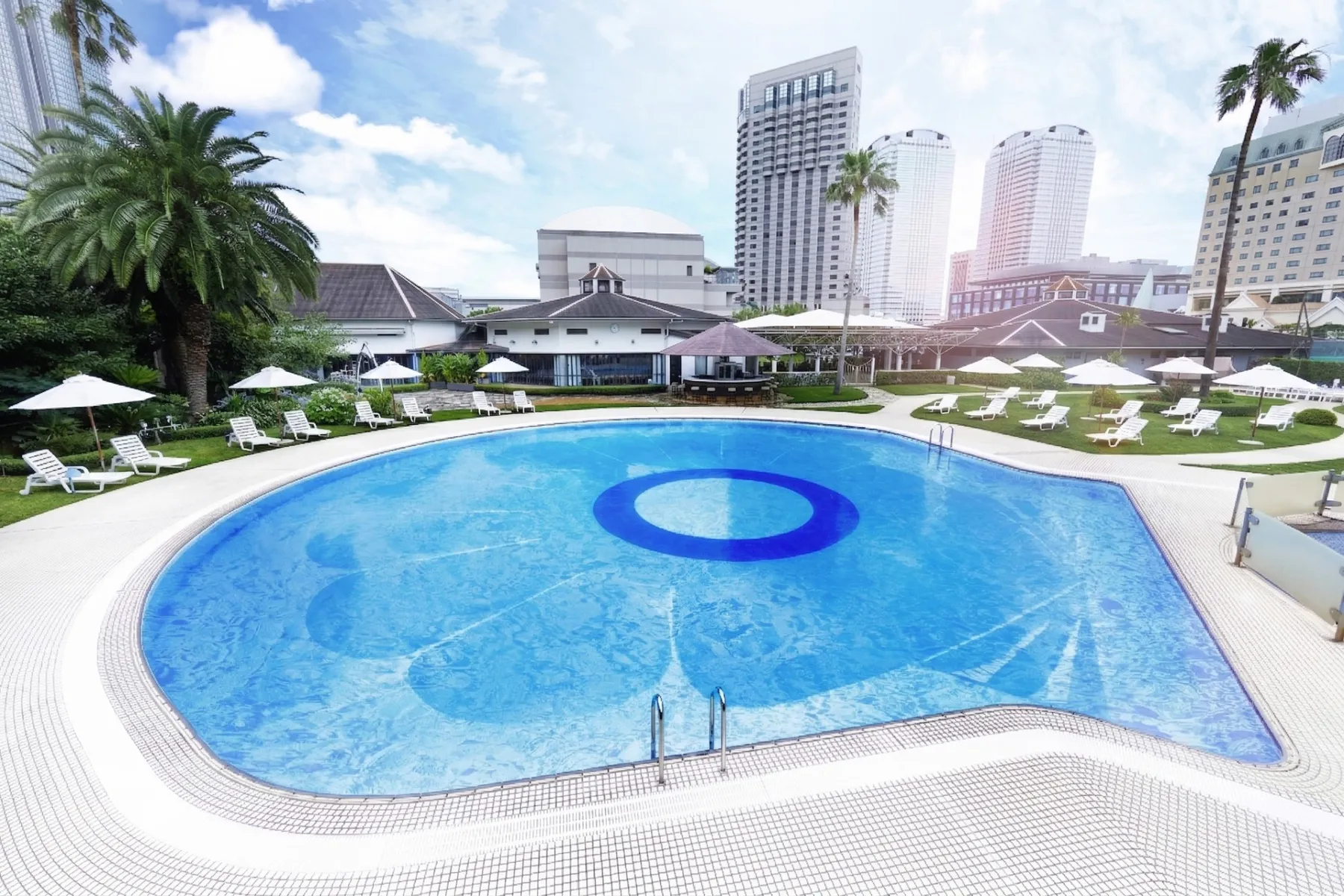 ホテルニューオータニ幕張　アウトドアプール『Shell Pool』_3