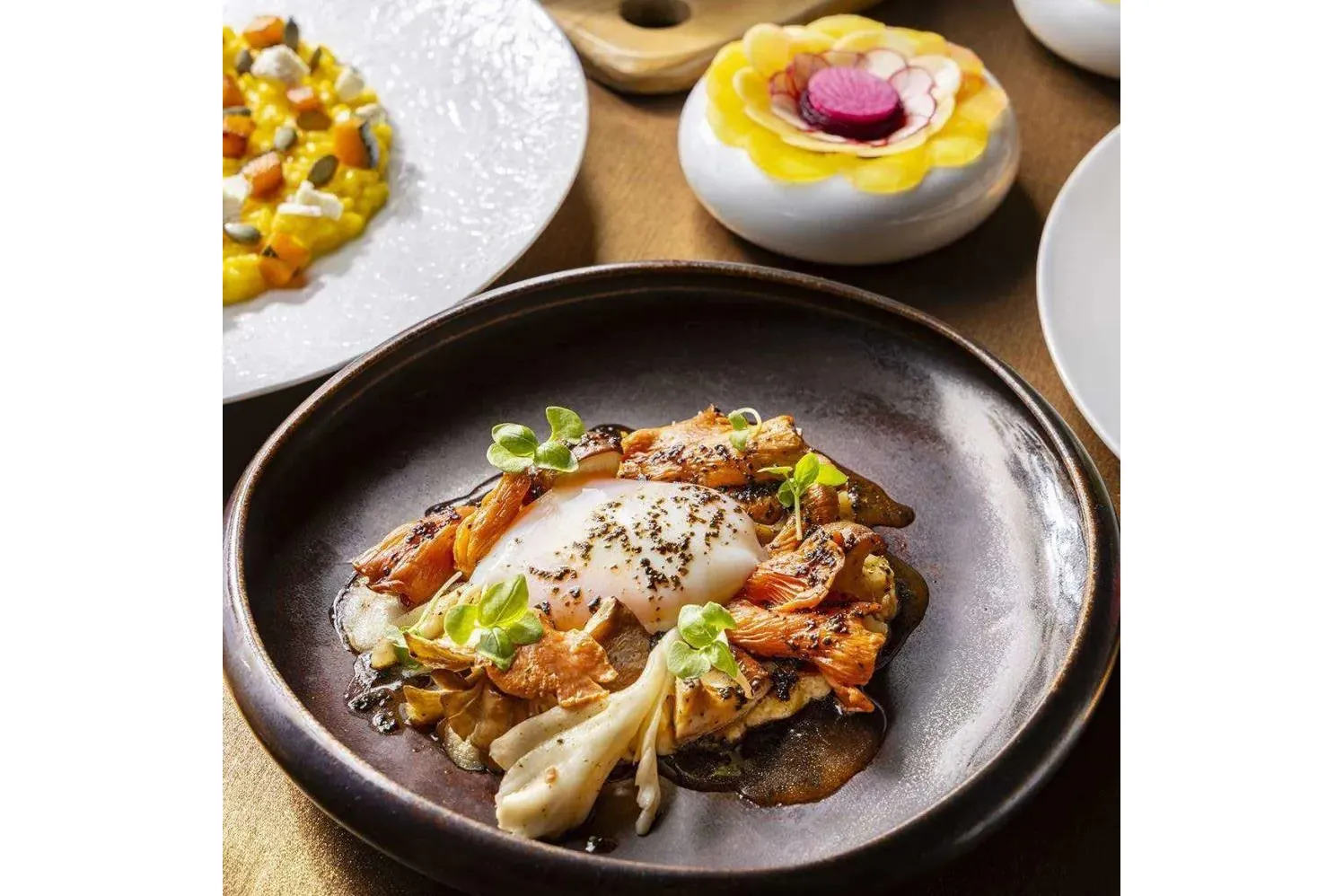 前菜＆クリスマススイーツビュッフェ＋選べるメイン料理【ストリングスホテル東京インターコンチネンタル】_2