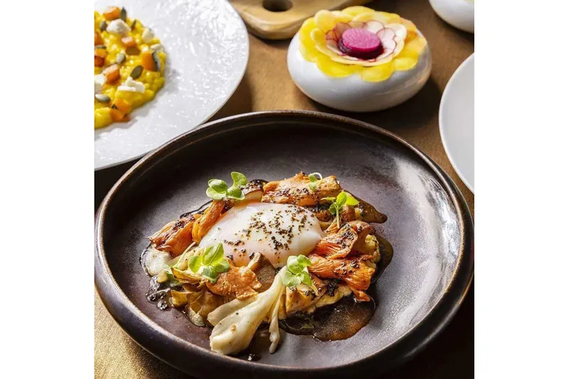 前菜＆クリスマススイーツビュッフェ＋選べるメイン料理【ストリングスホテル東京インターコンチネンタル】_2